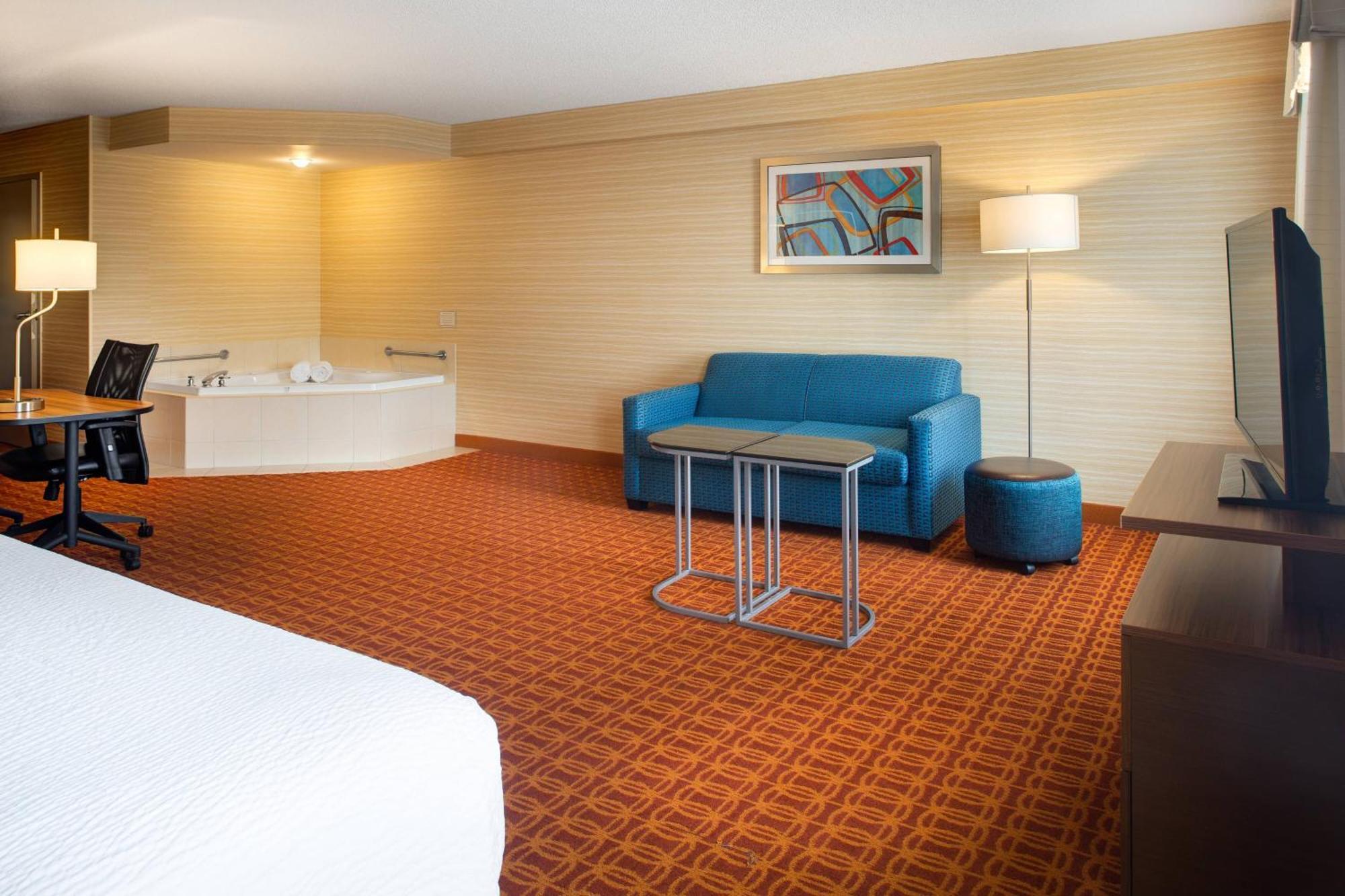Fairfield & By Marriott Toronto Airport 3*
