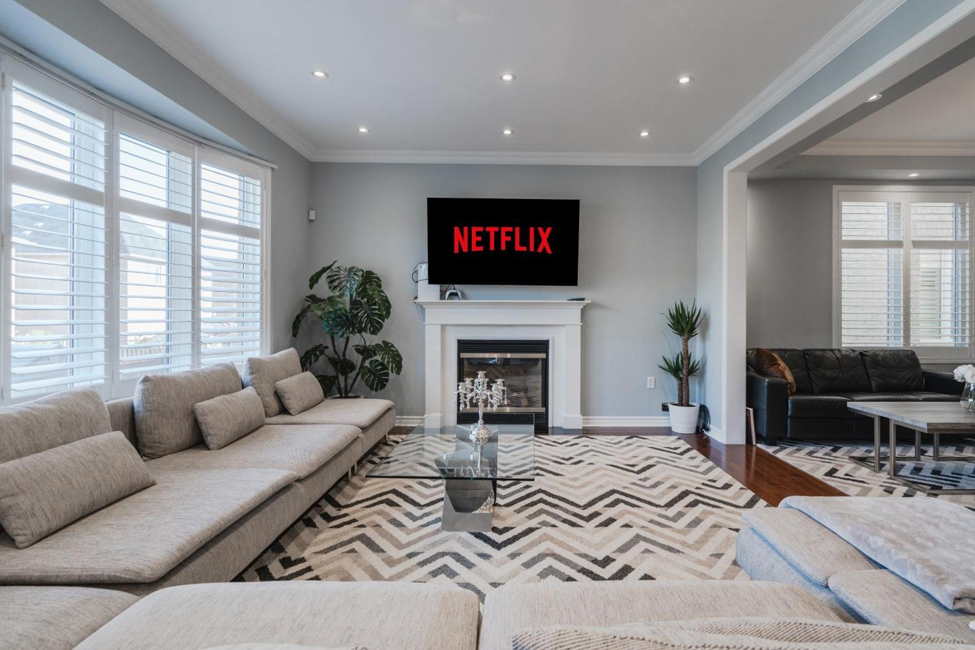 Cozy 5 Bedroom House * Mississauga