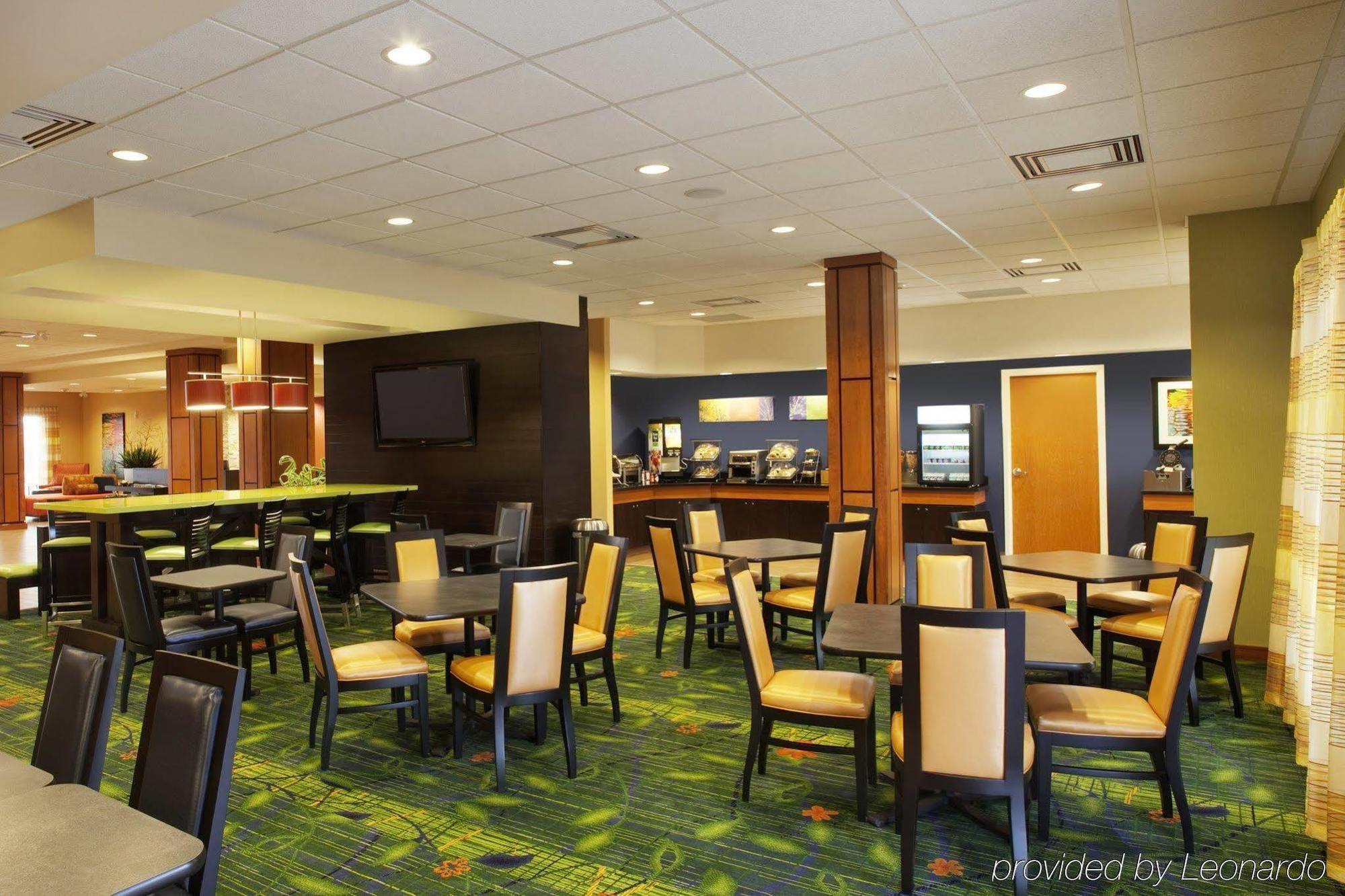 Fairfield & By Marriott Toronto Airport Hotel 3*