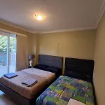 Room With Private Patio Next To Toronto Airport