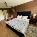 Beautiful Master Bedroom Unit With Private Washroom