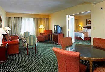 Courtyard By Marriott Toronto Mississauga/meadowvale Hotel