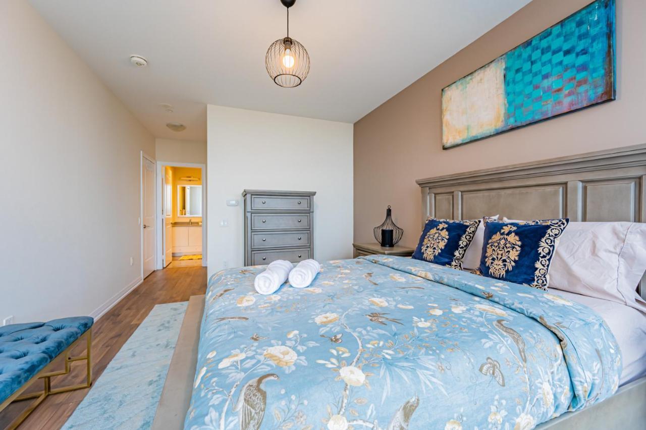 Apartment Amazing 3 Bed 4 Bath Penthouse With Roof Terrace Close To Airport Mississauga