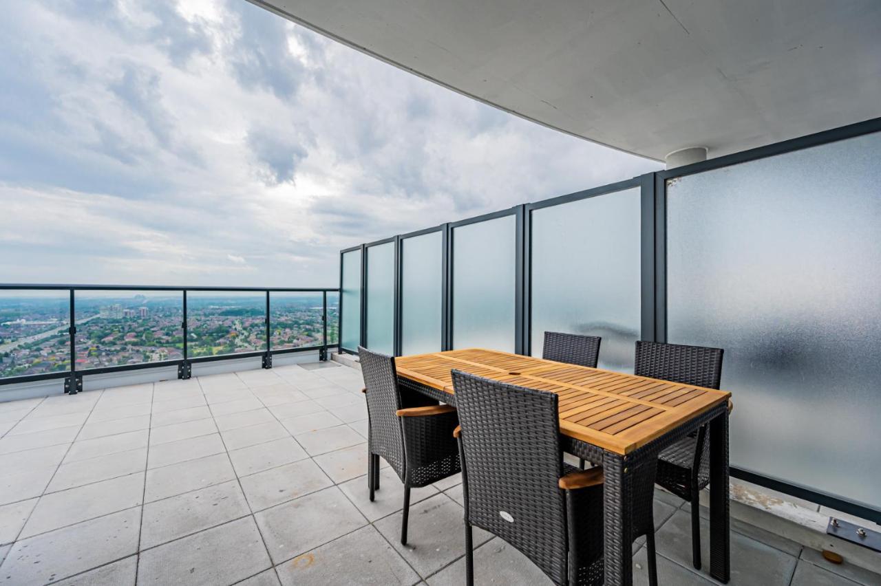 Apartment Amazing 3 Bed 4 Bath Penthouse With Roof Terrace Close To Airport *
