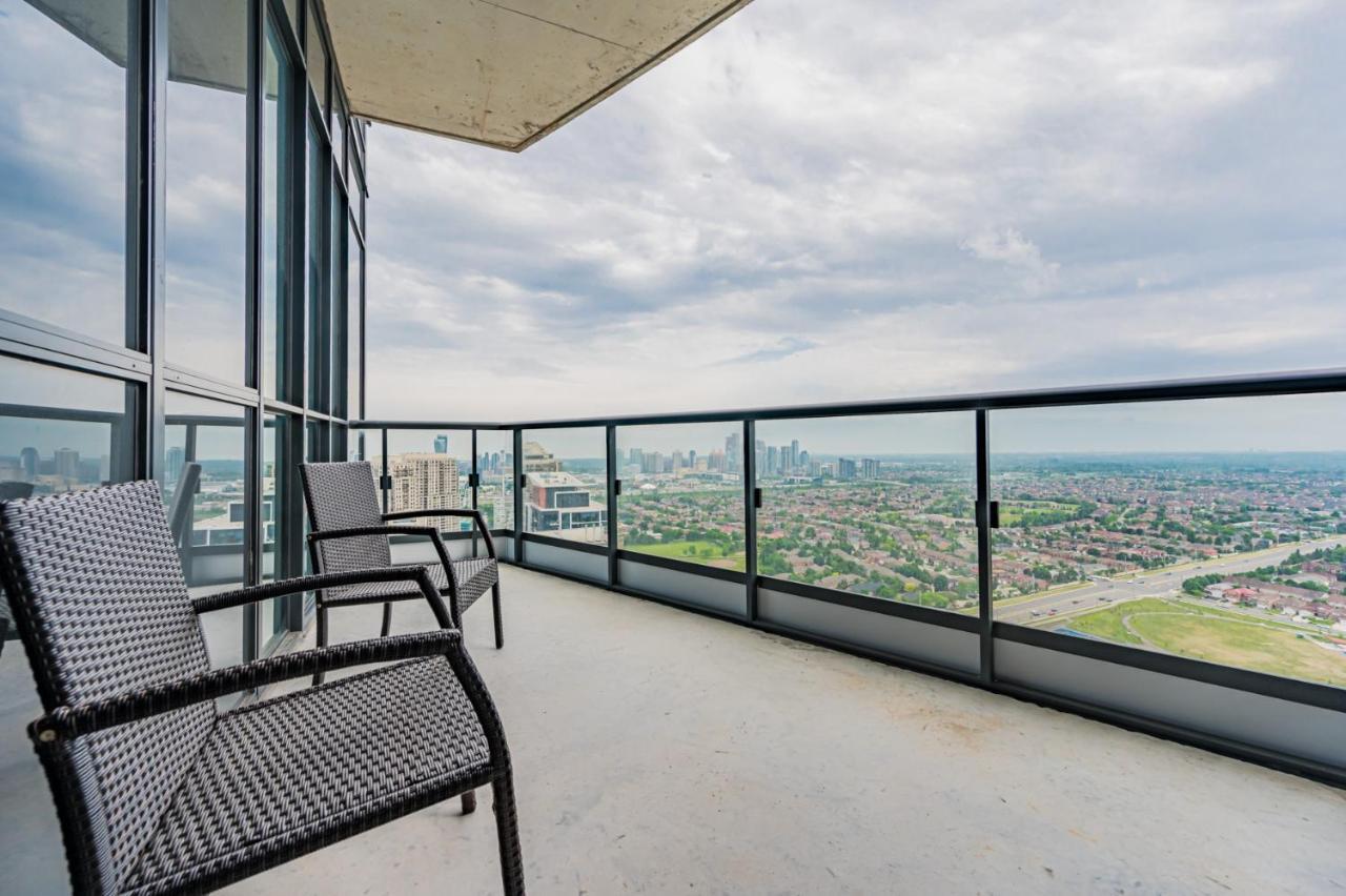Amazing 3 Bed 4 Bath Penthouse With Roof Terrace Close To Airport *