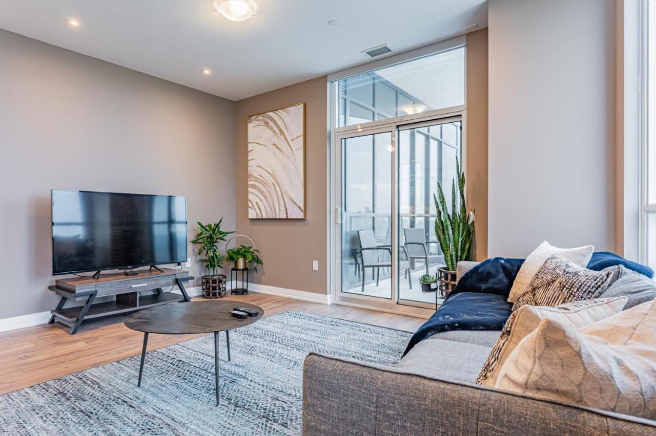 Amazing 3 Bed 4 Bath Penthouse With Roof Terrace Close To Airport