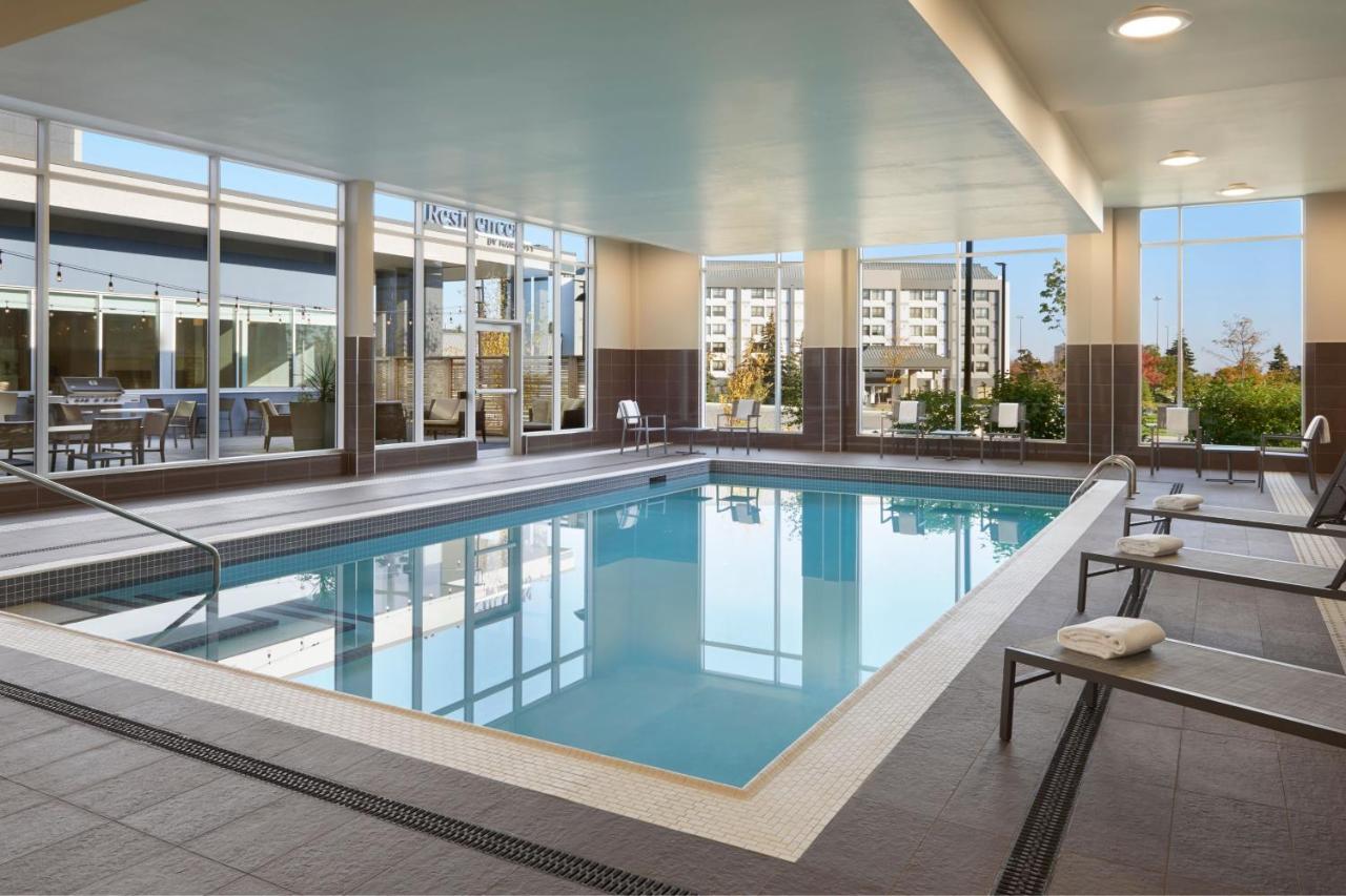 By Marriott Toronto Southwest Hotel