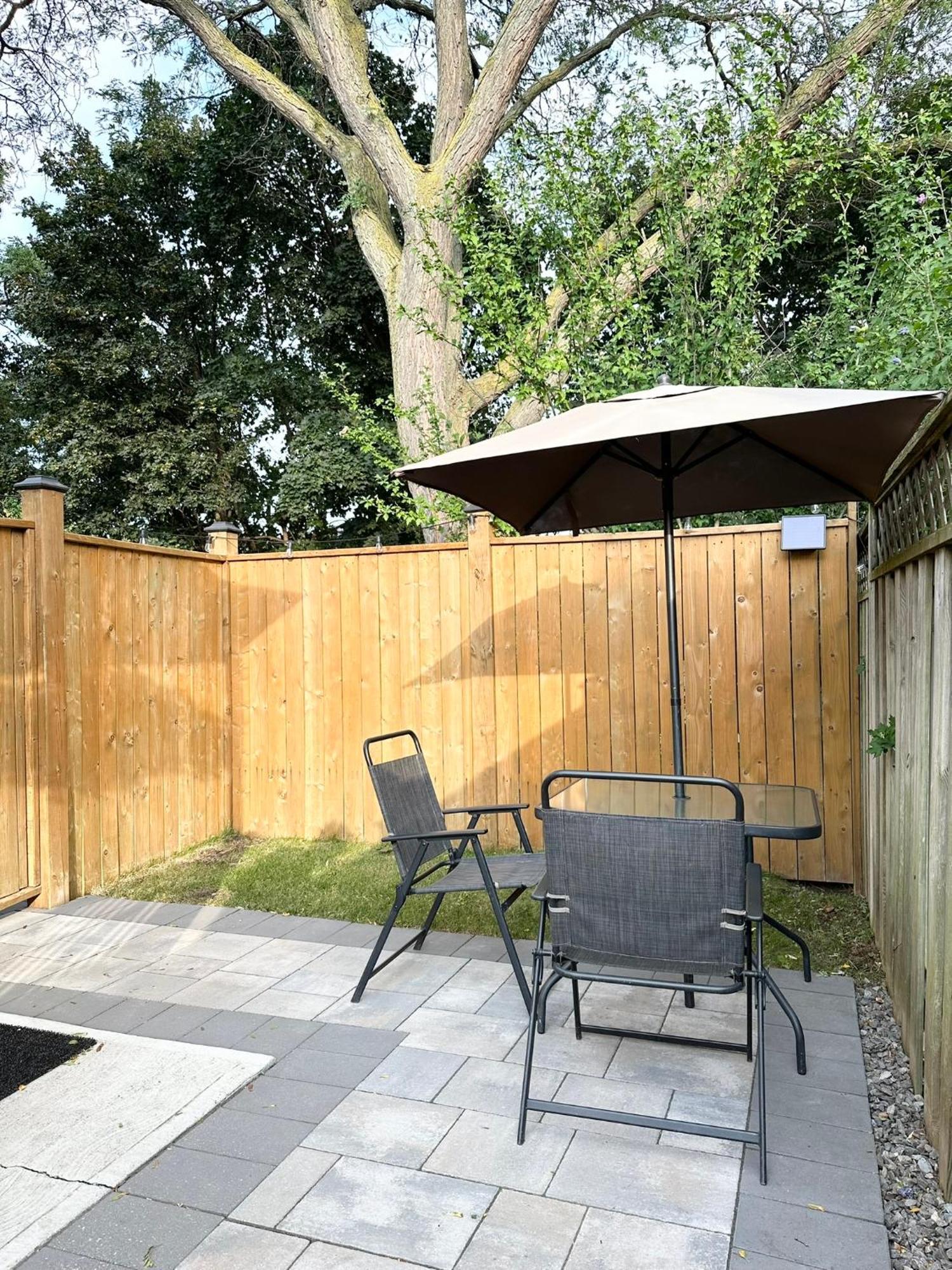 Apartment Cozy & Comfortable Basement Mississauga
