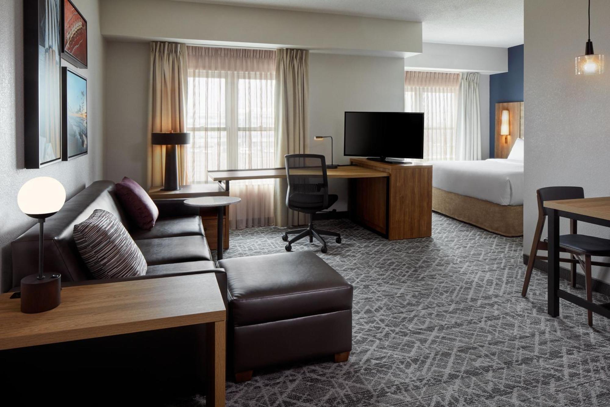 By Marriott Mississauga-airport Corporate Centre West Hotel 3*