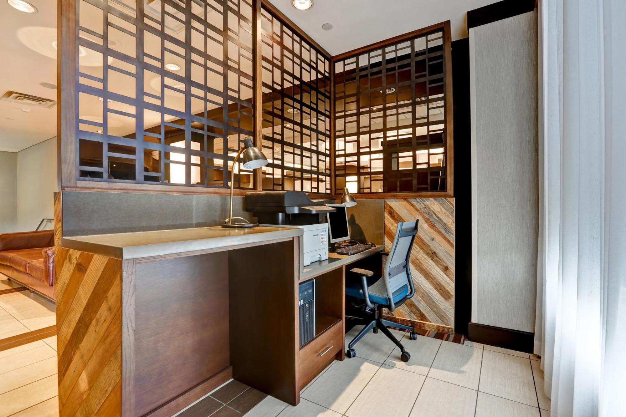 Four Points By Sheraton Toronto Hotel