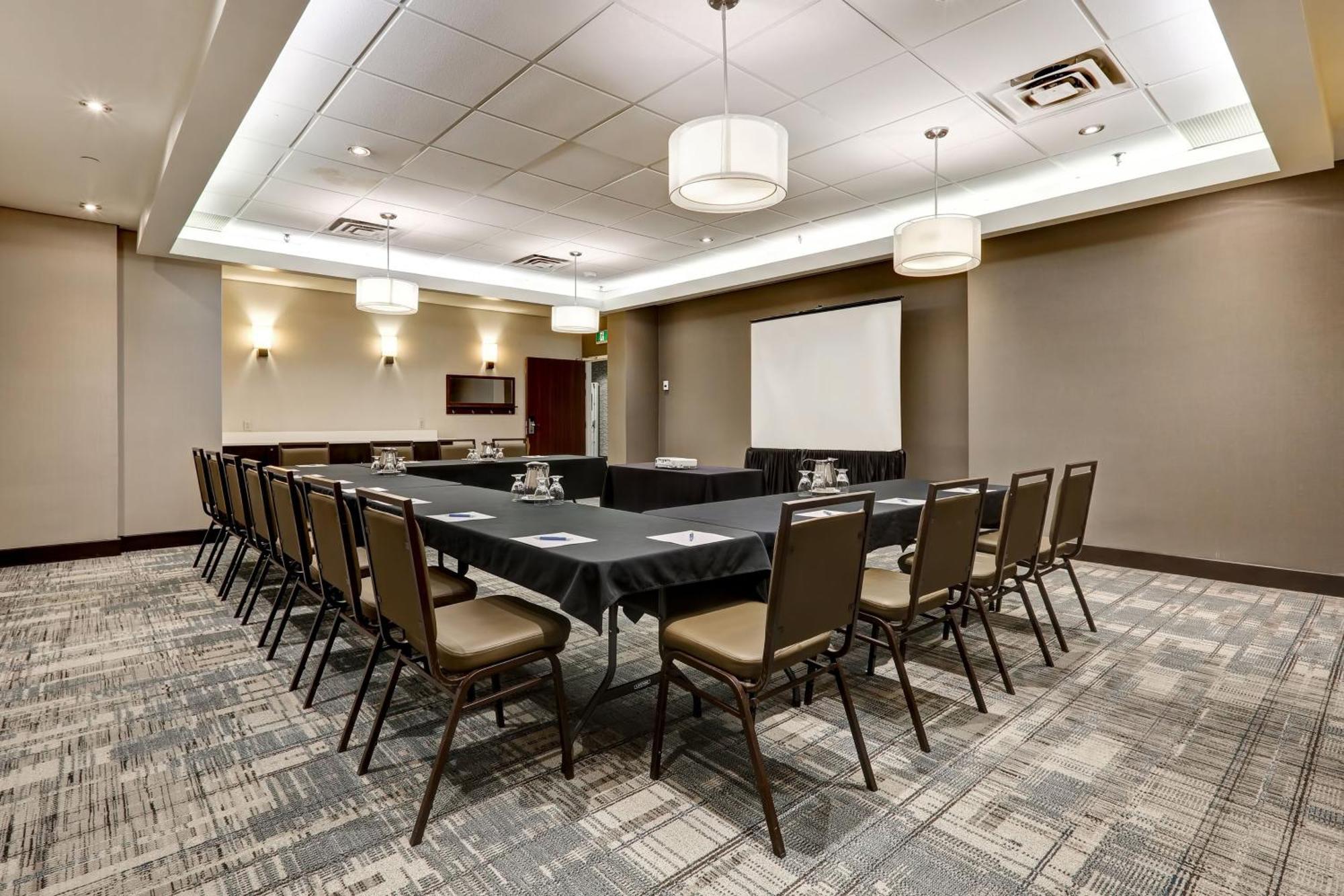 Four Points By Sheraton Toronto 3*