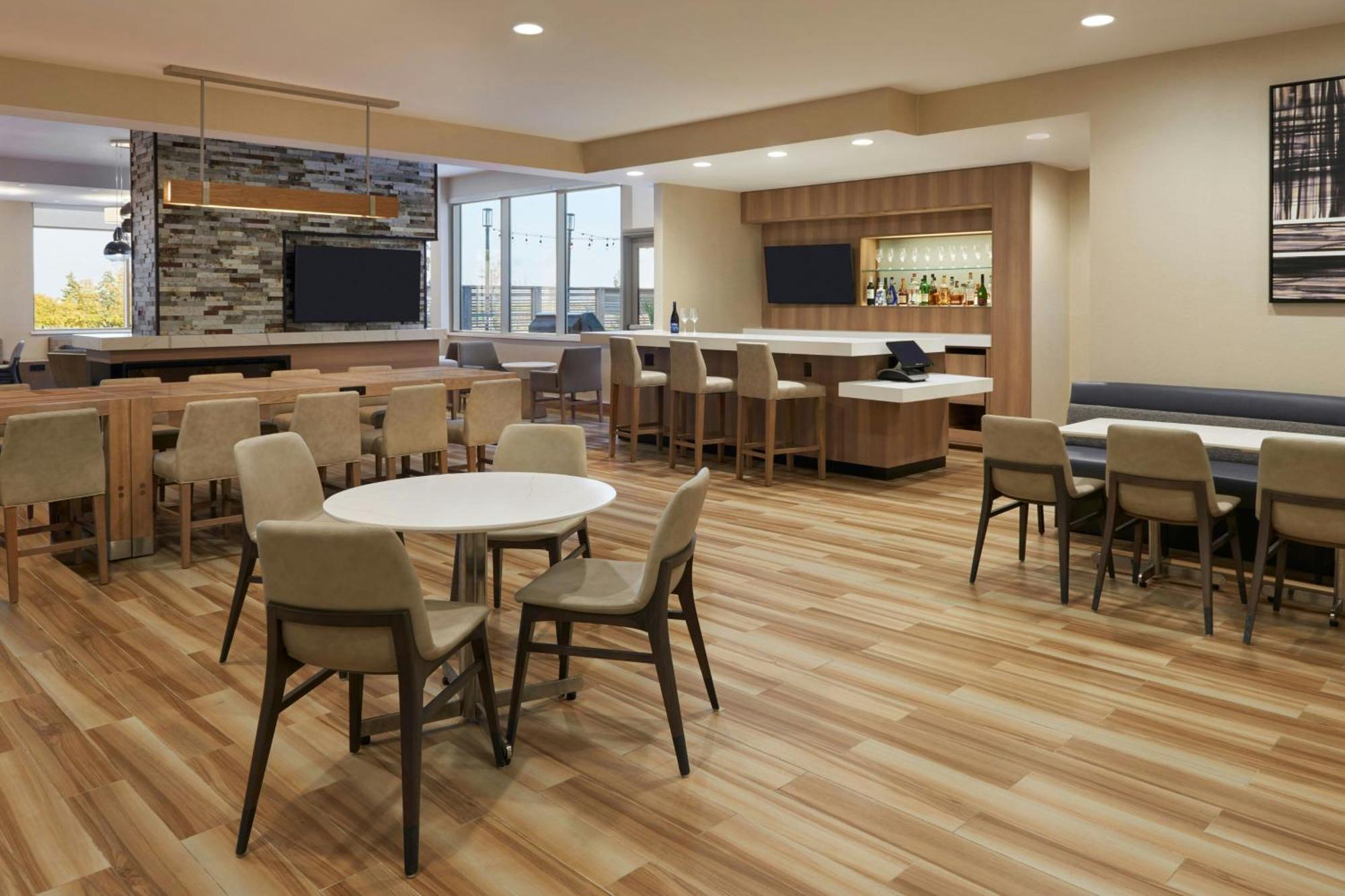 By Marriott Toronto Southwest 3* Mississauga