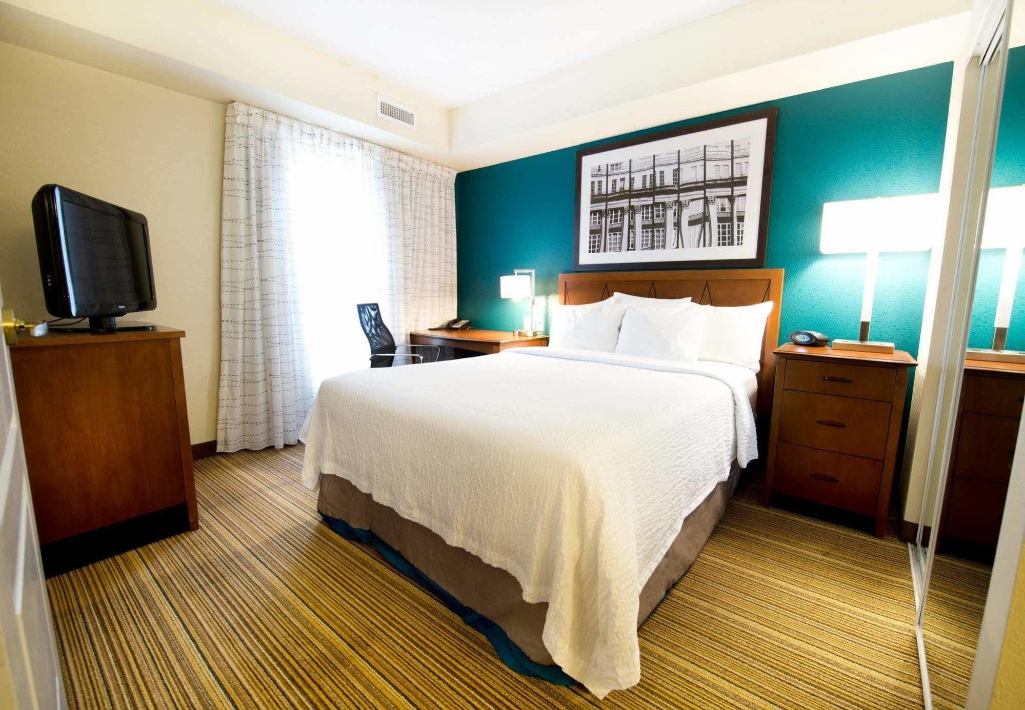 Hotel By Marriott Mississauga-airport Corporate Centre West Mississauga