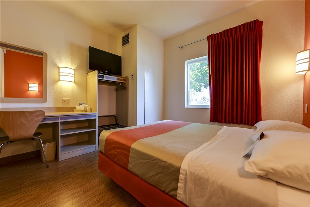 6-mississauga, On - Toronto Hotel 2*