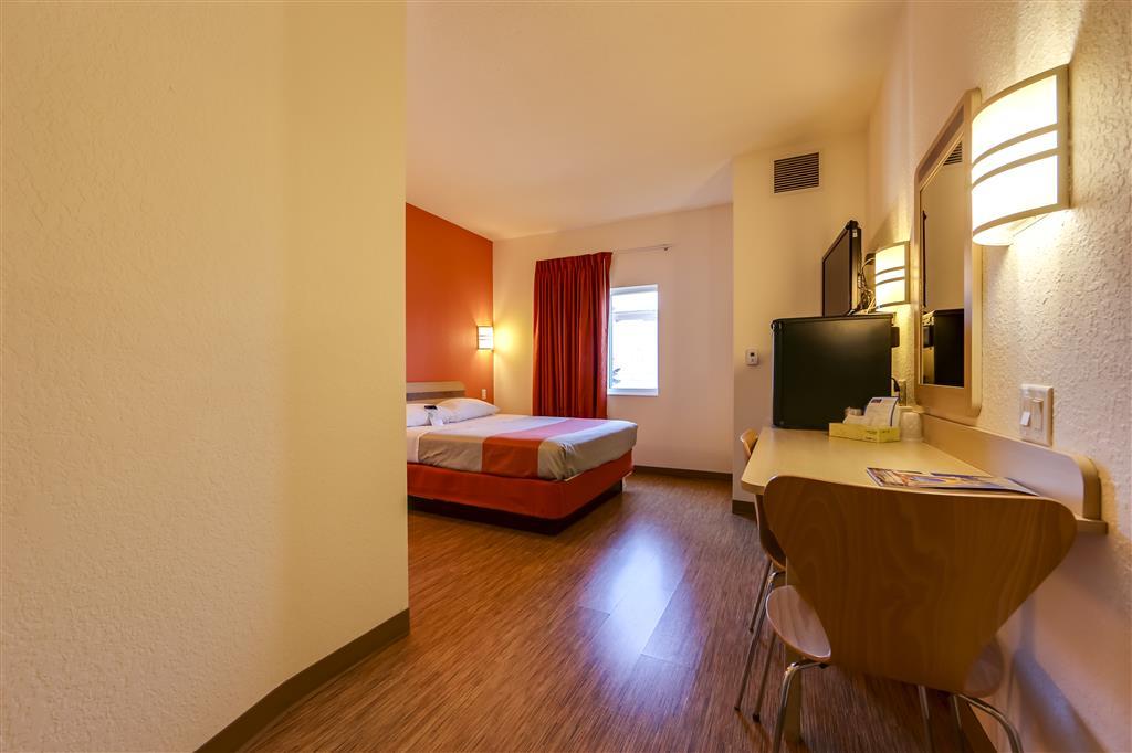 6-mississauga, On - Toronto Hotel 2*