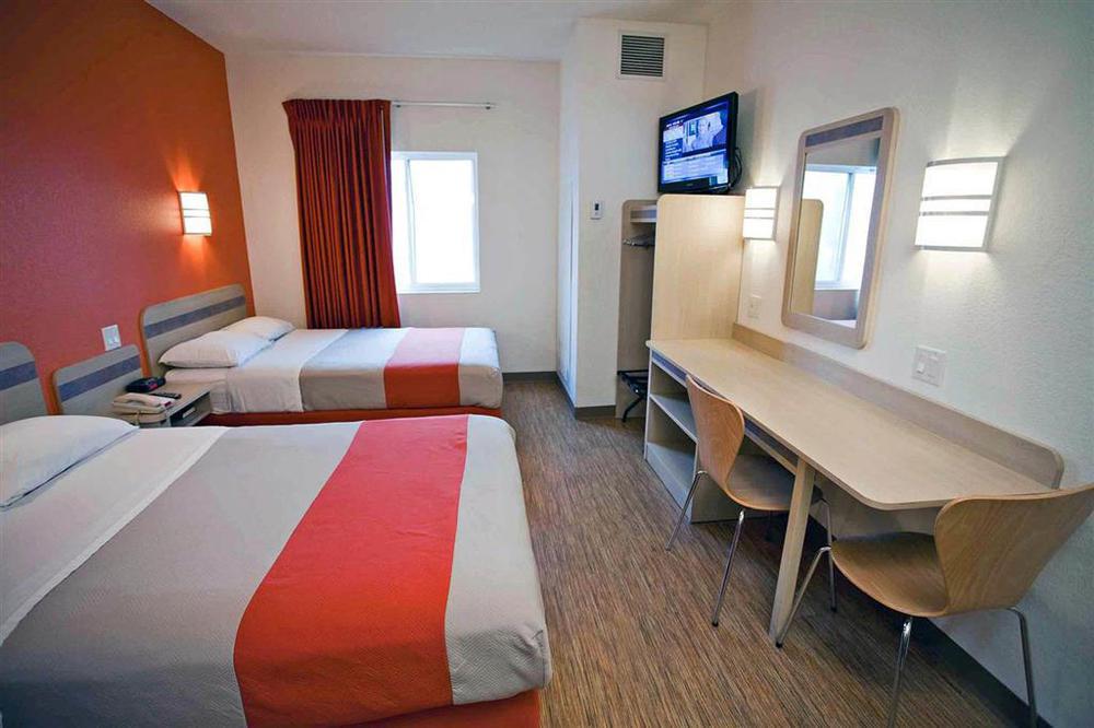 Hotel 6-mississauga, On - Toronto Mississauga